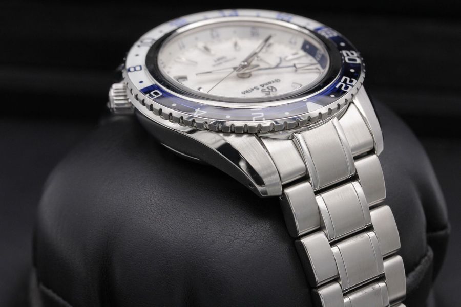 Grand Seiko Sport Collection SBGE275